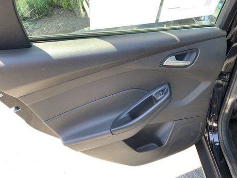 Used 2016 Ford Focus SE FWD image 15