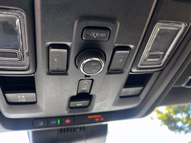 Certified 2025 Chevrolet Suburban RST w/ Advanced Technology Package AWD/4WD image 39