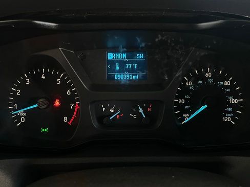 Used 2018 Ford Transit 350 XLT image 32