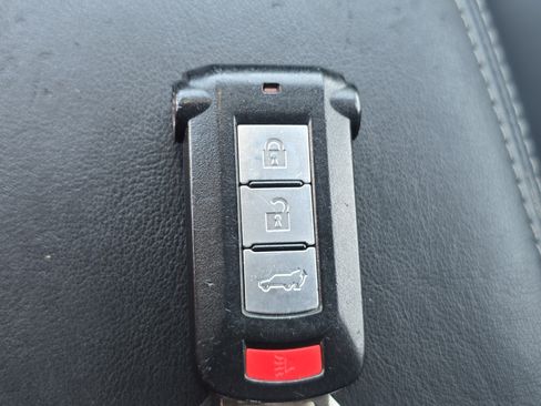 Used 2019 Mitsubishi Outlander GT image 28