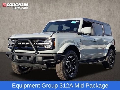 Used 2024 Ford Bronco Outer Banks image 3