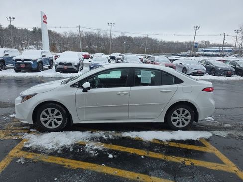 Used 2024 Toyota Corolla LE image 8