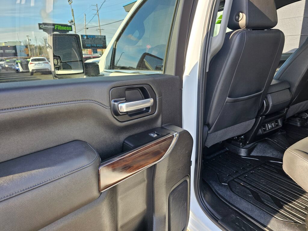 Used 2022 GMC Sierra 3500 SLT w/ X31 Off-Road Package AWD/4WD image 13
