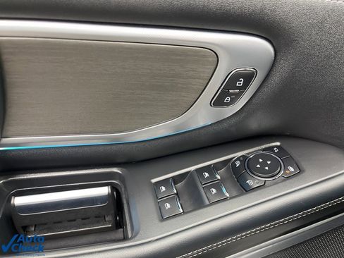 Used 2025 Ford Expedition Platinum image 30