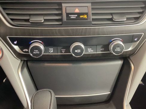 Used 2018 Honda Accord EX image 26