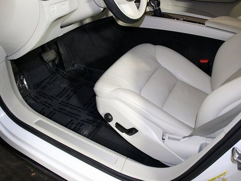 Used 2021 Volvo XC60 T5 Momentum w/ Protection Package image 25