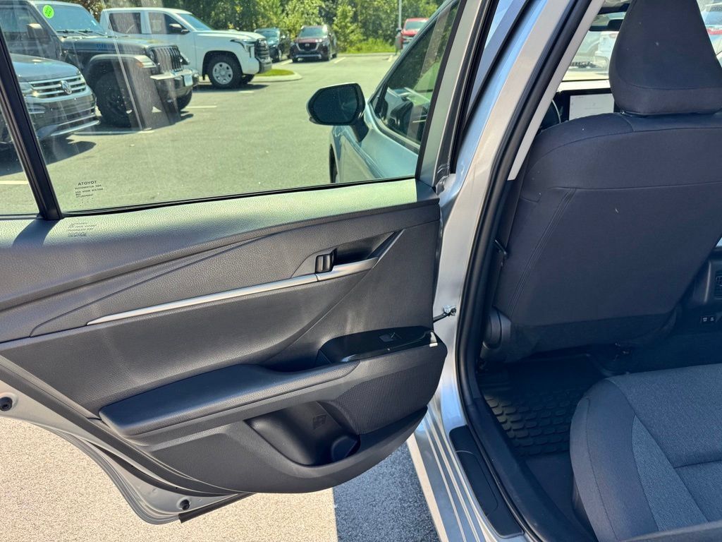 Used 2025 Toyota Camry LE FWD image 28