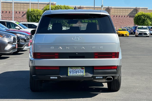 Used 2025 Hyundai Santa Fe SE FWD image 5