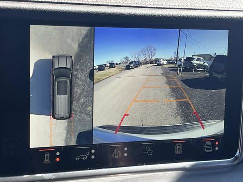 Used 2024 GMC Yukon Denali Ultimate image 39