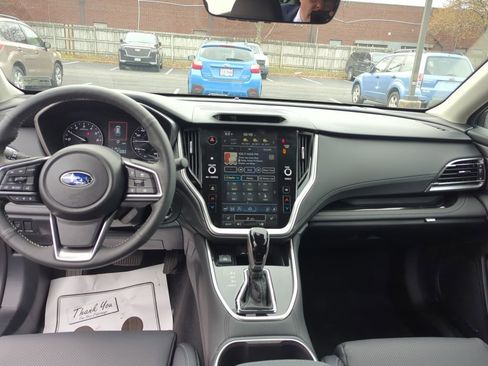 Used 2025 Subaru Outback Limited image 14