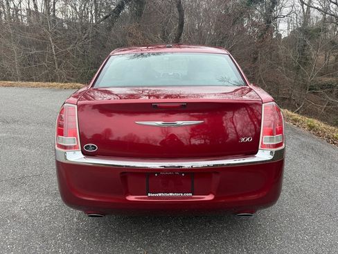 Used 2014 Chrysler 300 TOURING w/ Driver Convenience Group image 7