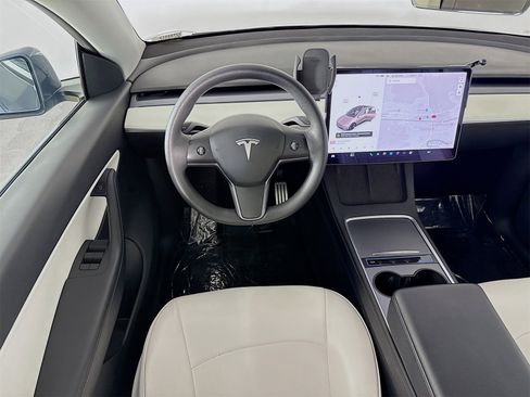 Used 2022 Tesla Model Y Performance image 22