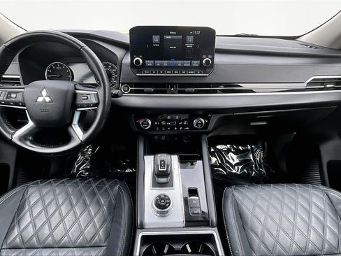 Used 2022 Mitsubishi Outlander SEL image 16