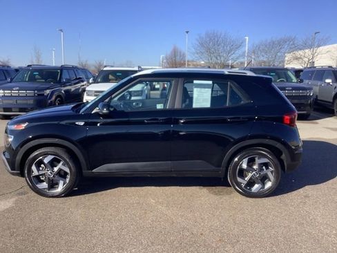 Certified 2026 Hyundai Venue SEL image 11