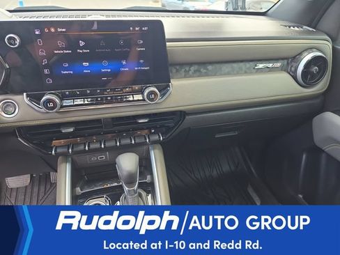 Used 2025 Chevrolet Colorado ZR2 w/ Off-Road Front Bumper Package AWD/4WD image 21