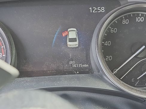 Used 2021 Toyota Camry SE image 10