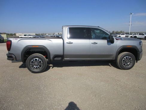 New 2026 GMC Sierra 2500 SLE image 3