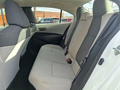 Used 2022 Toyota Corolla LE image 10