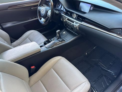 Used 2018 Lexus ES 350 w/ Navigation System Package FWD image 33