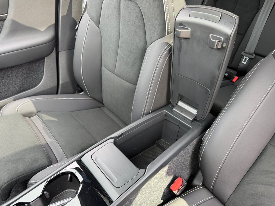 Used 2023 Volvo C40 P8 Recharge Plus w/ Protection Package Premier AWD/4WD image 27