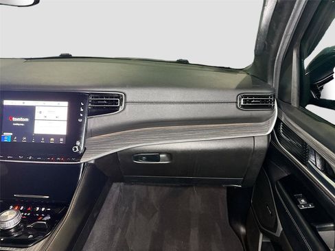 Used 2023 Jeep Wagoneer L Series III w/ Preferred Equipment Group AWD/4WD image 24