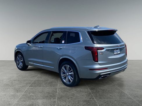 Used 2024 Cadillac XT6 Premium Luxury FWD image 3