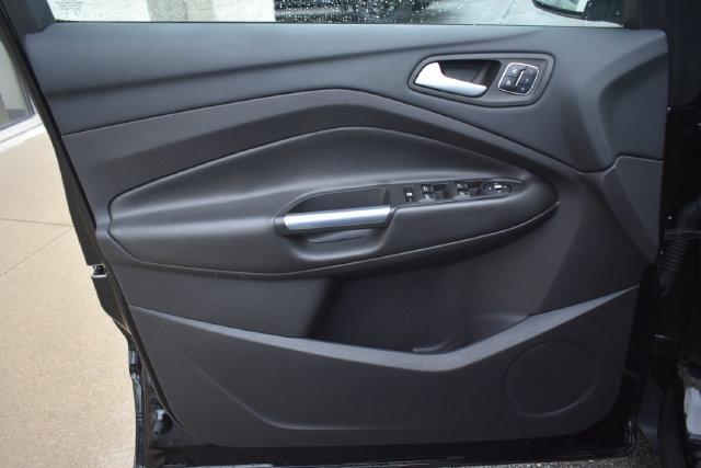 Used 2016 Ford Escape Titanium AWD/4WD image 18