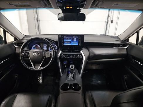 Certified 2021 Toyota Venza LE image 30