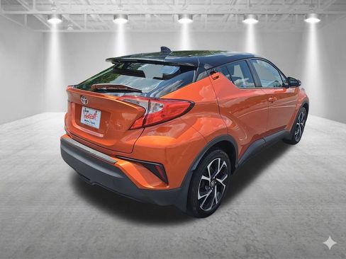 Used 2020 Toyota C-HR XLE FWD image 3
