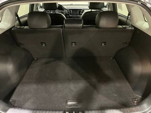 Used 2018 Kia Niro EX image 13