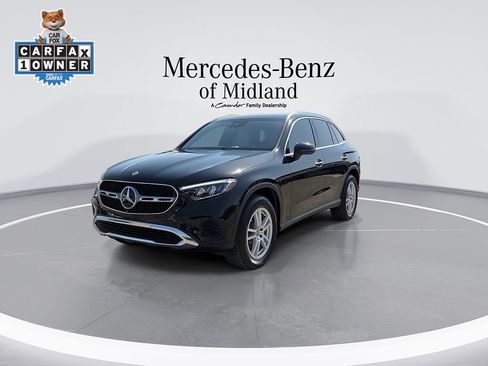 Certified 2025 Mercedes-Benz GLC 300 image 4