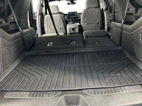Used 2022 Chevrolet Suburban Premier image 23