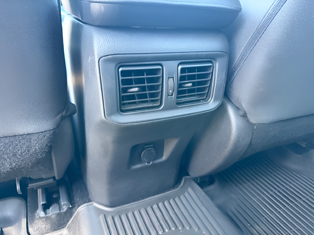 Used 2024 Toyota RAV4 LE AWD/4WD image 26