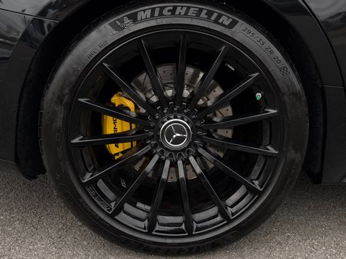 Used 2019 Mercedes-Benz AMG GT 63 image 19
