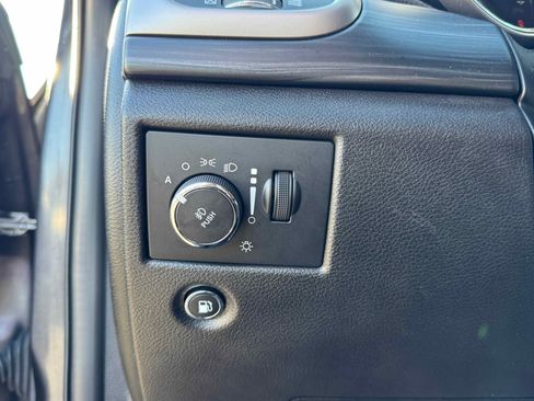 Used 2021 Jeep Grand Cherokee Laredo X image 27