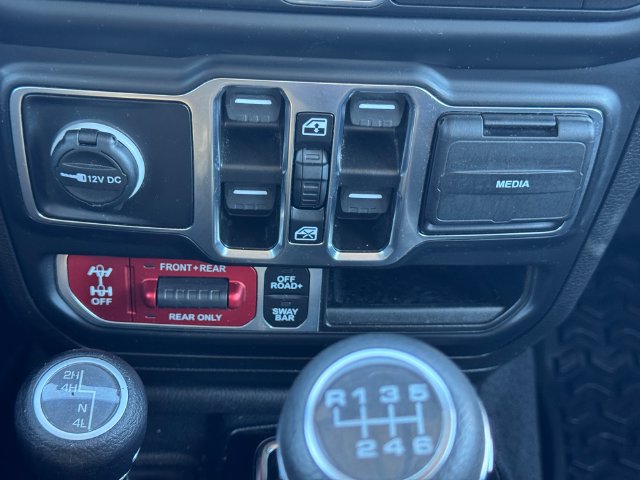 Certified 2023 Jeep Gladiator Rubicon w/ Cold Weather Group AWD/4WD image 36