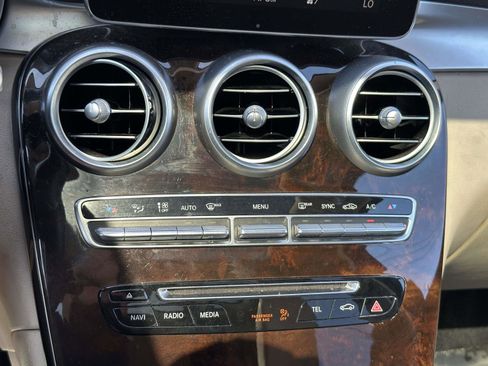 Used 2017 Mercedes-Benz GLC 300 4MATIC w/ Premium 2 Package image 26