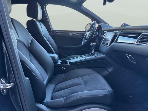 Used 2017 Porsche Macan image 20