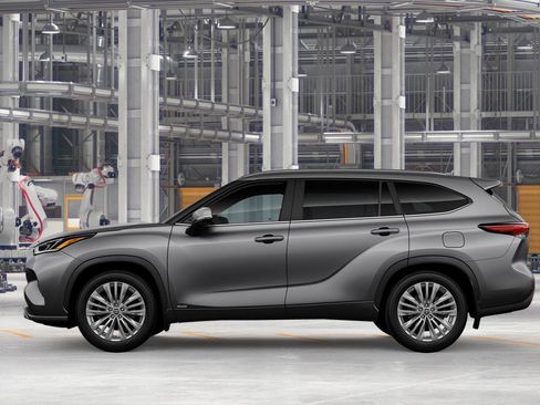 New 2026 Toyota Highlander Platinum image 4