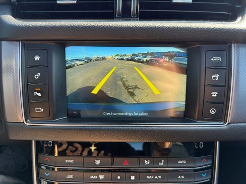 Used 2018 Jaguar XF R-Sport AWD/4WD image 21