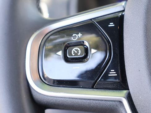 Used 2025 Volvo XC90 T8 Ultra w/ Protection Package Premier AWD/4WD image 25