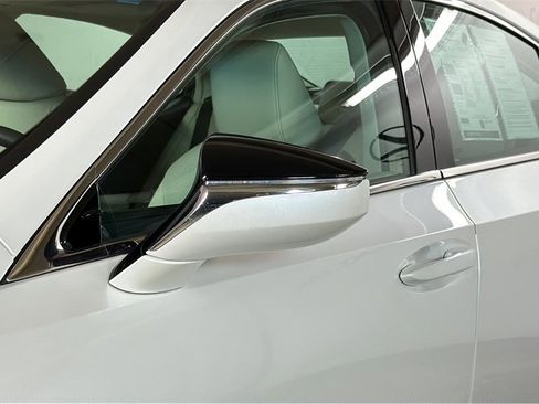 Certified 2023 Lexus ES 250 w/ Premium Package image 5