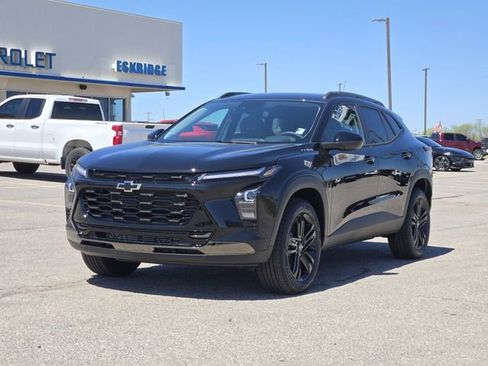 New 2026 Chevrolet Trax ACTIV image 2