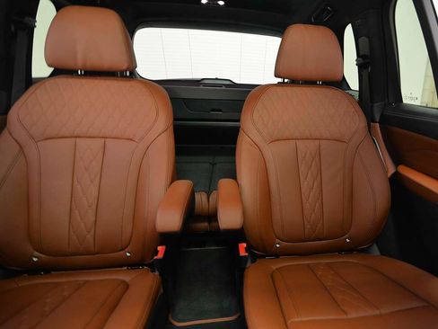 Certified 2023 BMW X7 xDrive40i w/ Premium Package AWD/4WD image 9