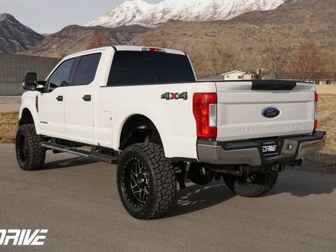 Used 2018 Ford F250 XLT AWD/4WD image 8