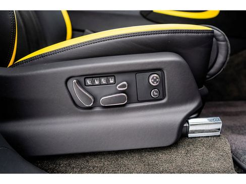 Used 2023 Bentley Bentayga Speed image 44