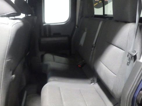 Used 2012 Nissan Titan SV w/ SV Value Truck Pkg image 7