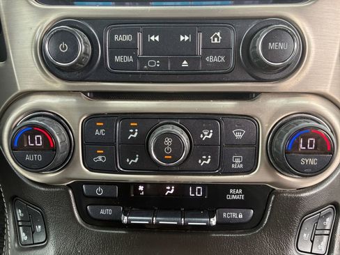 Used 2020 GMC Yukon XL Denali image 4