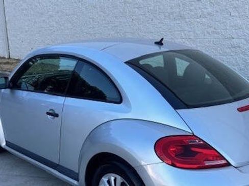 Used 2012 Volkswagen Beetle 2.5 image 13
