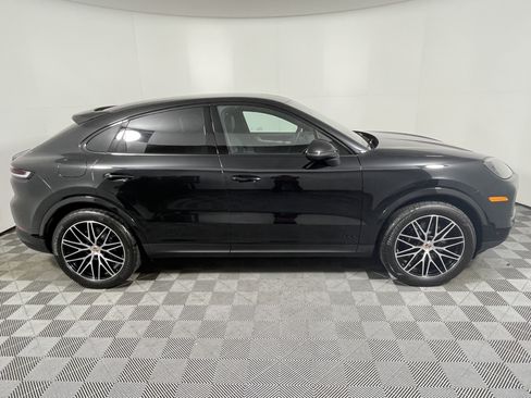 Used 2025 Porsche Cayenne Coupe AWD/4WD image 8